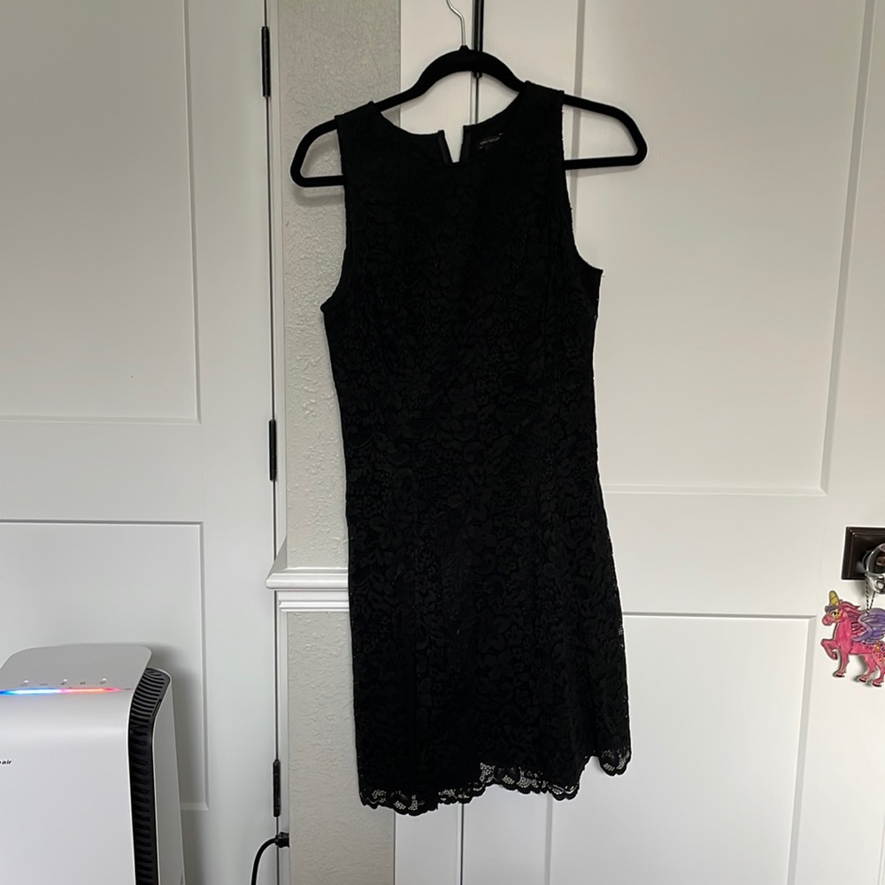 Ann Taylor Size 6 Black lace dress